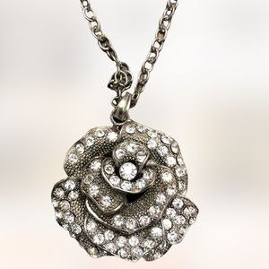 Women's Costume 20" Silver Rose Necklace